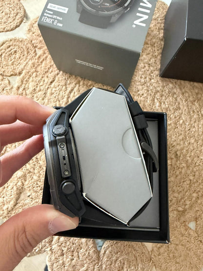 Garmin Fenix 8 51mm safira/solar preto